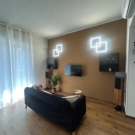 Lb House